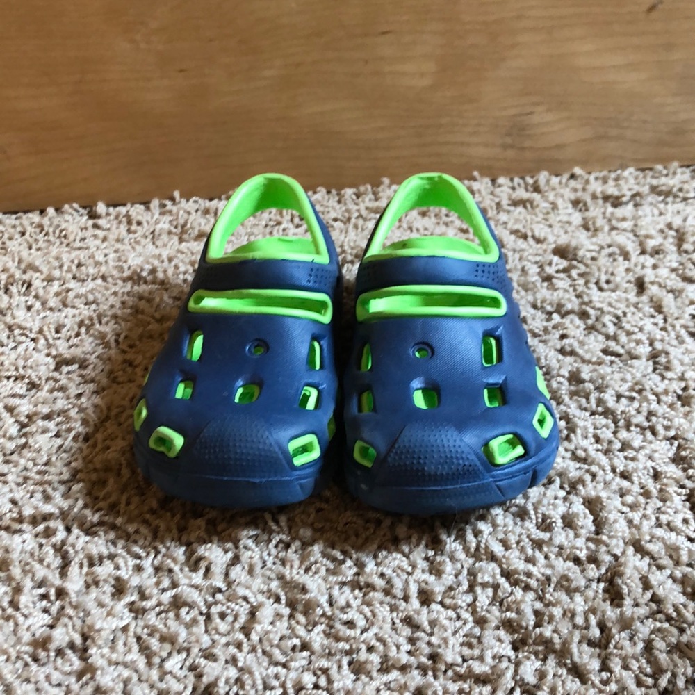 Toddler boy knockoff crocs